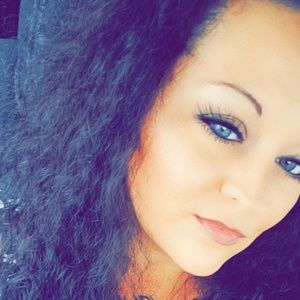 Meet your Posher, Edna